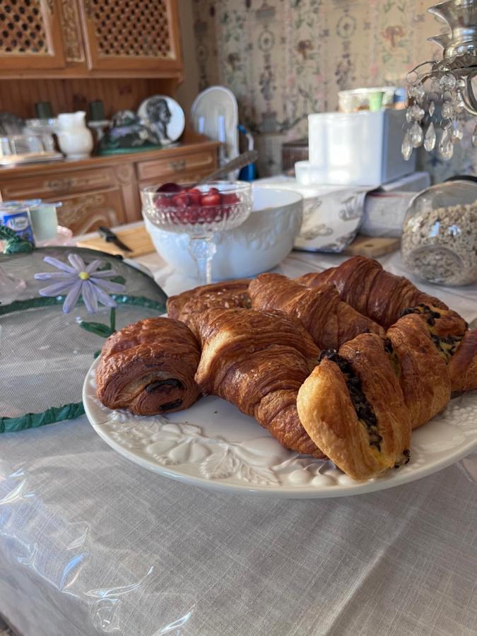 Maison De Mags & Mags Bed & Breakfast Lanouaille Dış mekan fotoğraf